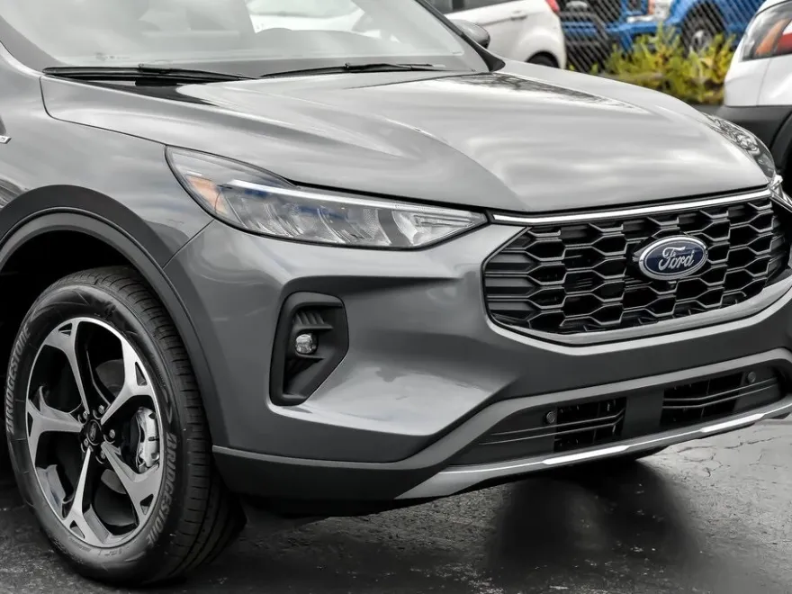2025 Ford Escape ST-Line Select photo 2