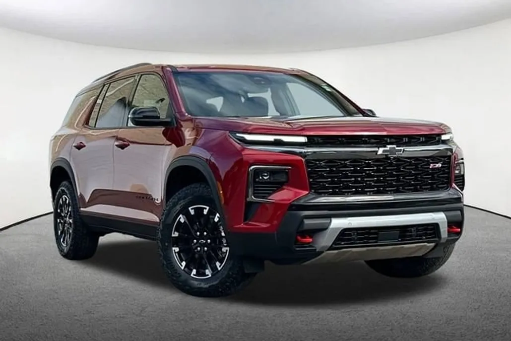 2025 Chevrolet Traverse Z71 photo 1