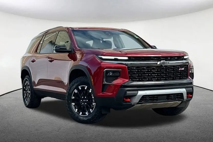 2025 Chevrolet Traverse Z71 photo 1