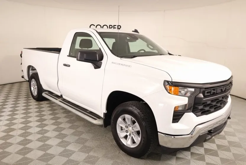 2024 Chevrolet Silverado 1500 photo 1