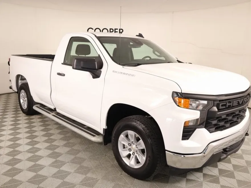 2024 Chevrolet Silverado 1500 photo 1