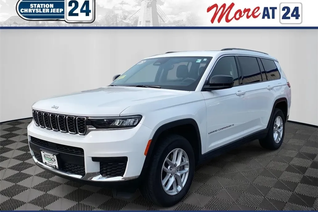 2023 Jeep Grand Cherokee Laredo photo 1