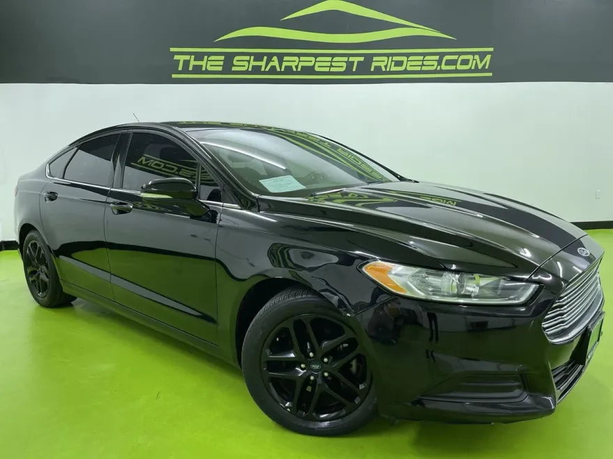 2016 Ford Fusion SE photo 1