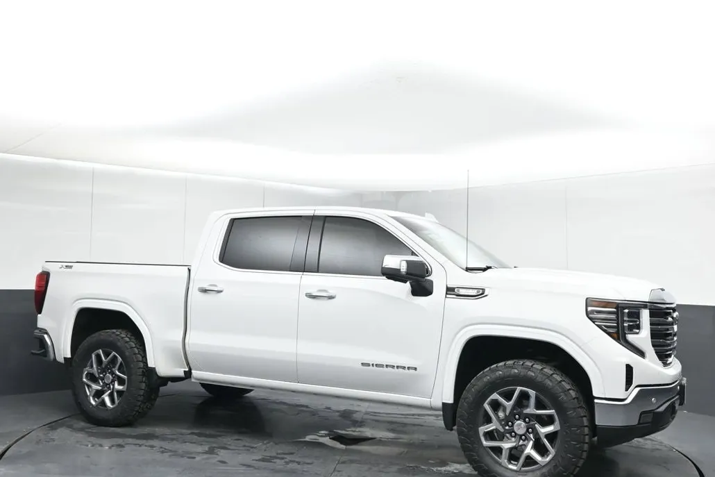 2024 Gmc Sierra 1500 SLT photo 1