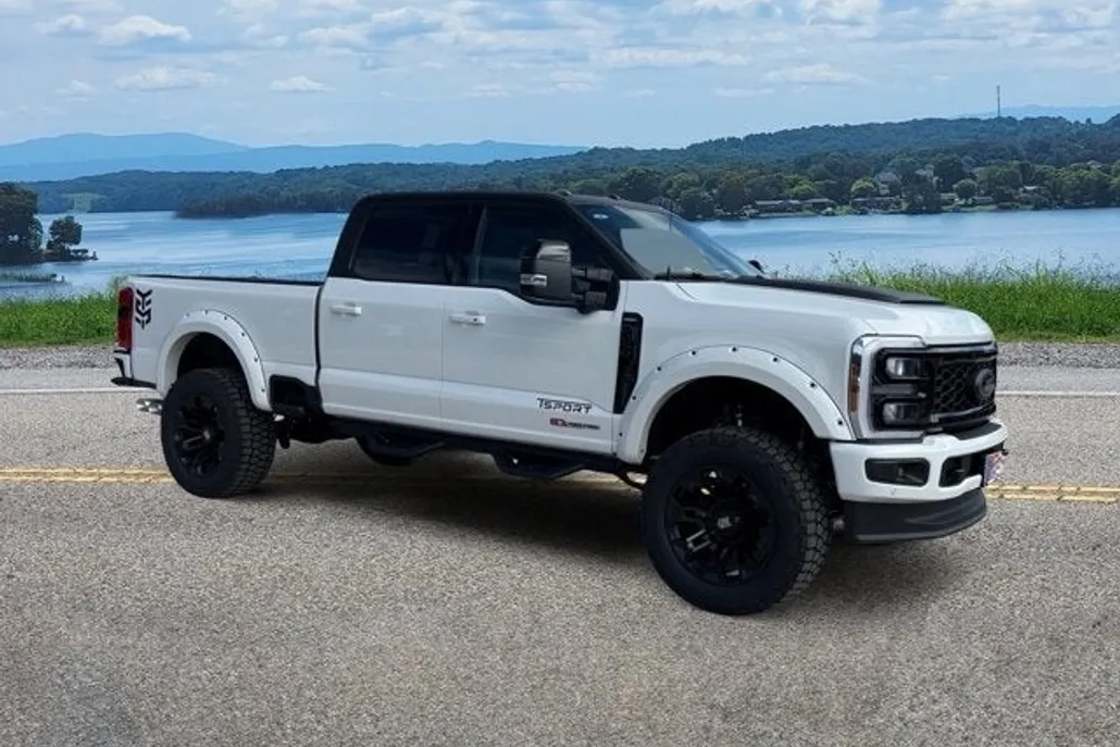 2026 Ford F-250 Lariat photo 1