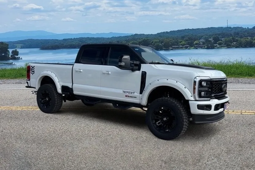 2026 Ford F-250 Lariat photo 1