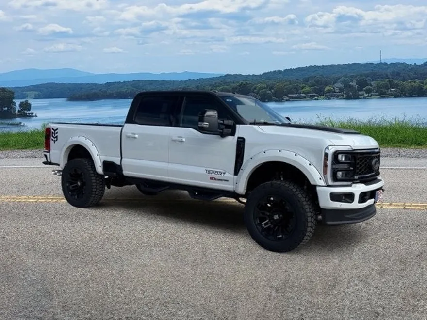 2026 Ford F-250 Lariat photo 1