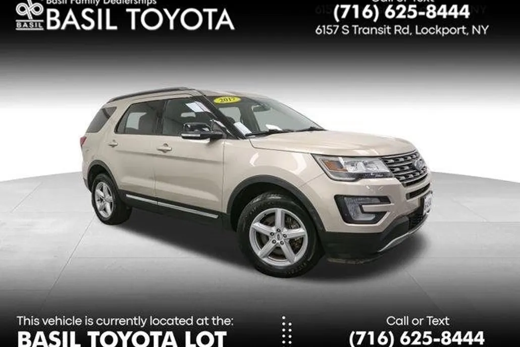 2017 Ford Explorer XLT photo 1