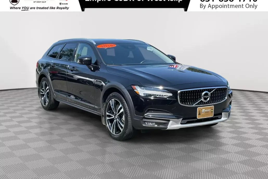 2019 Volvo V90 Cross Country T5 AWD photo 1