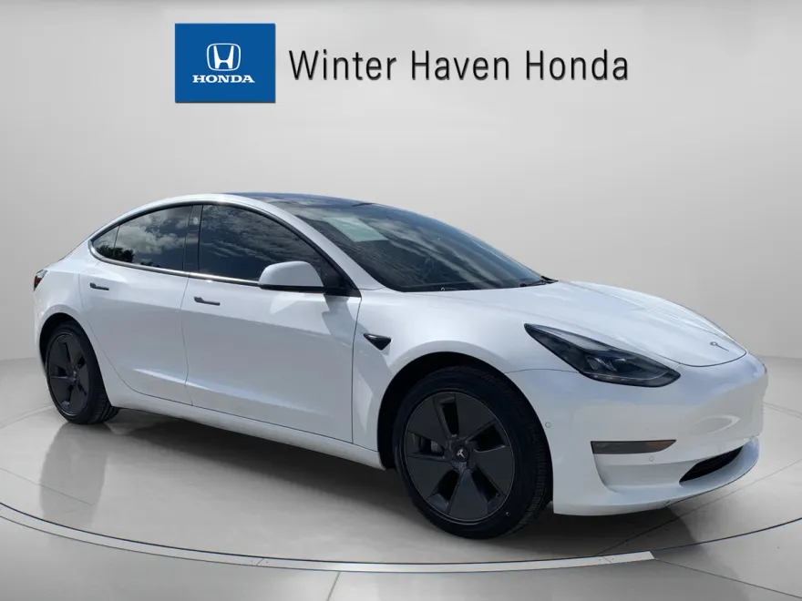 2021 Tesla Model 3 Standard Range Plus photo 1
