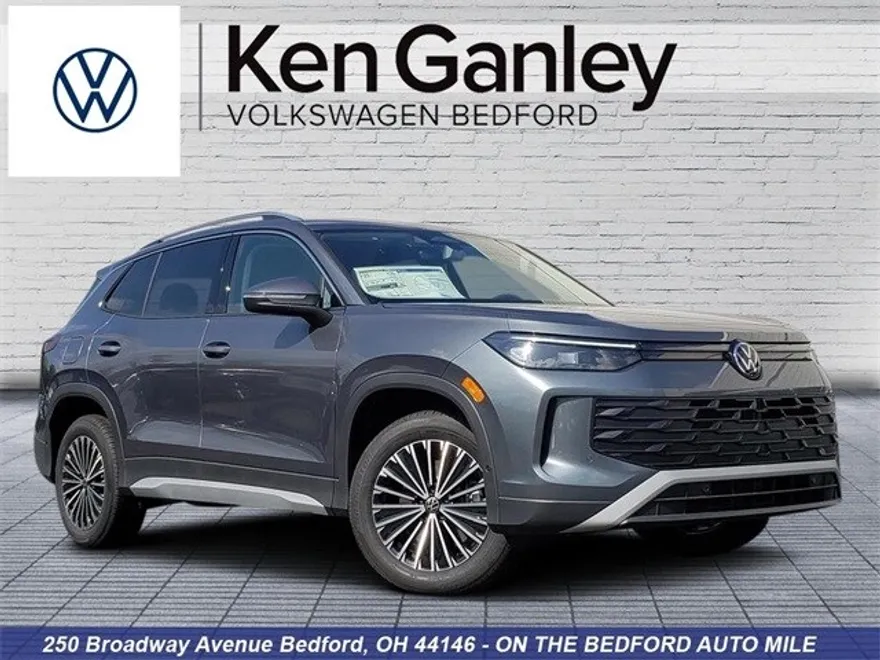 2025 Volkswagen Tiguan S photo 1