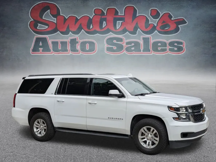 2018 Chevrolet Suburban LT photo 1