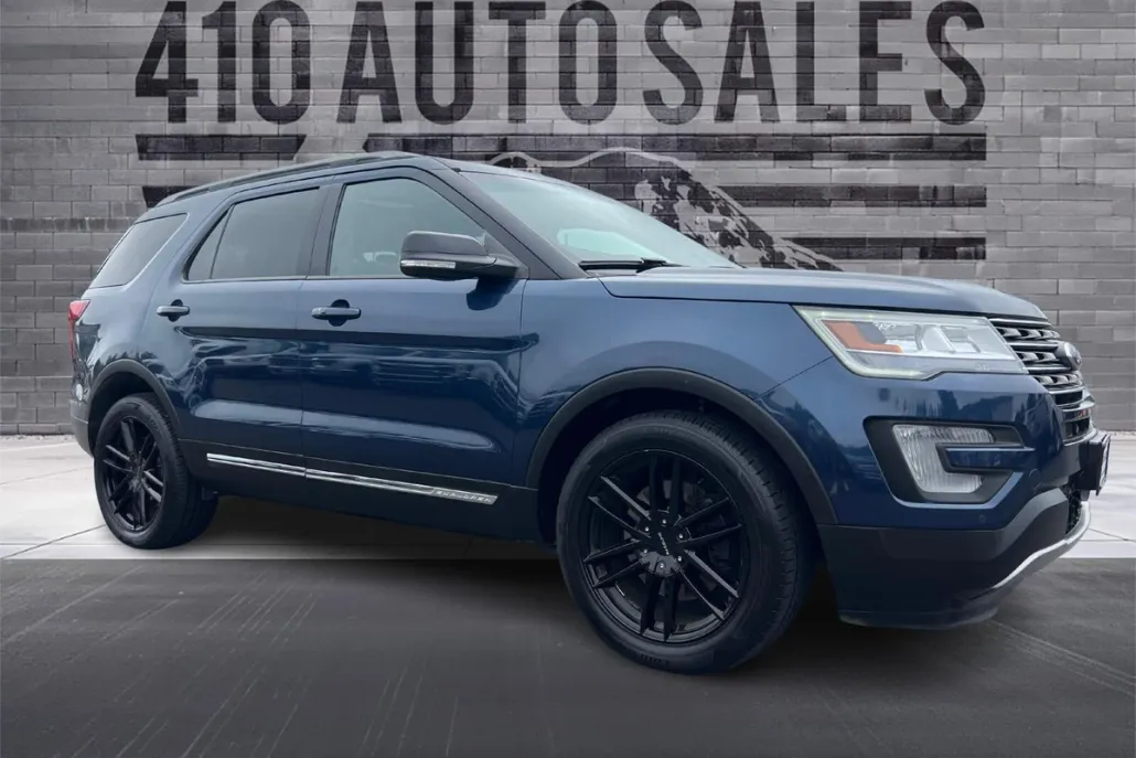 2016 Ford Explorer XLT photo 1
