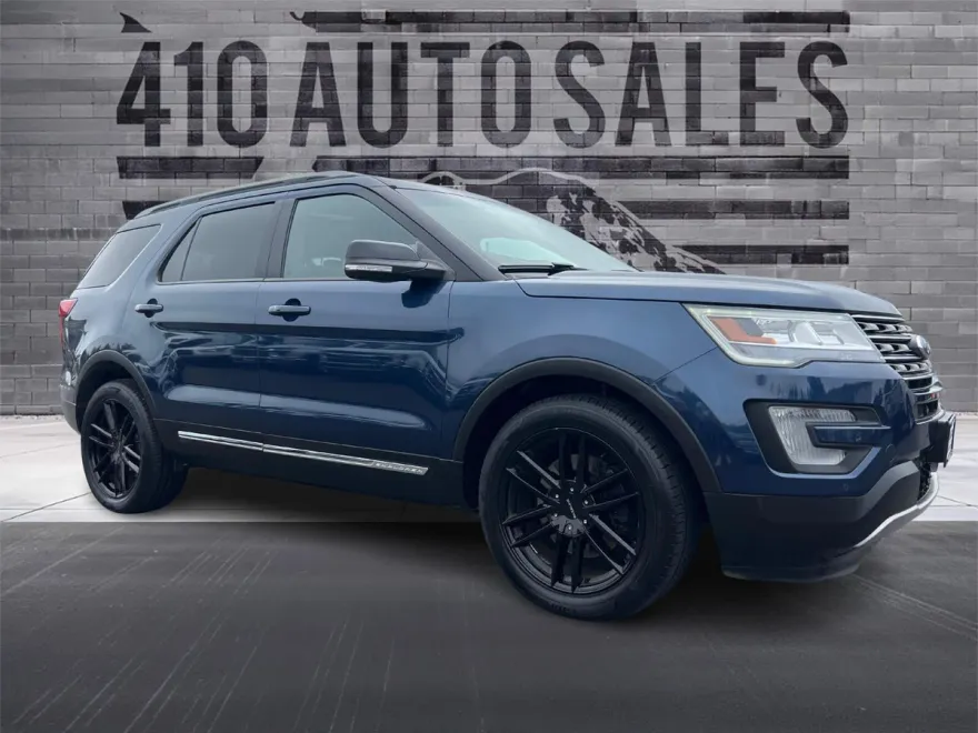 2016 Ford Explorer XLT photo 1