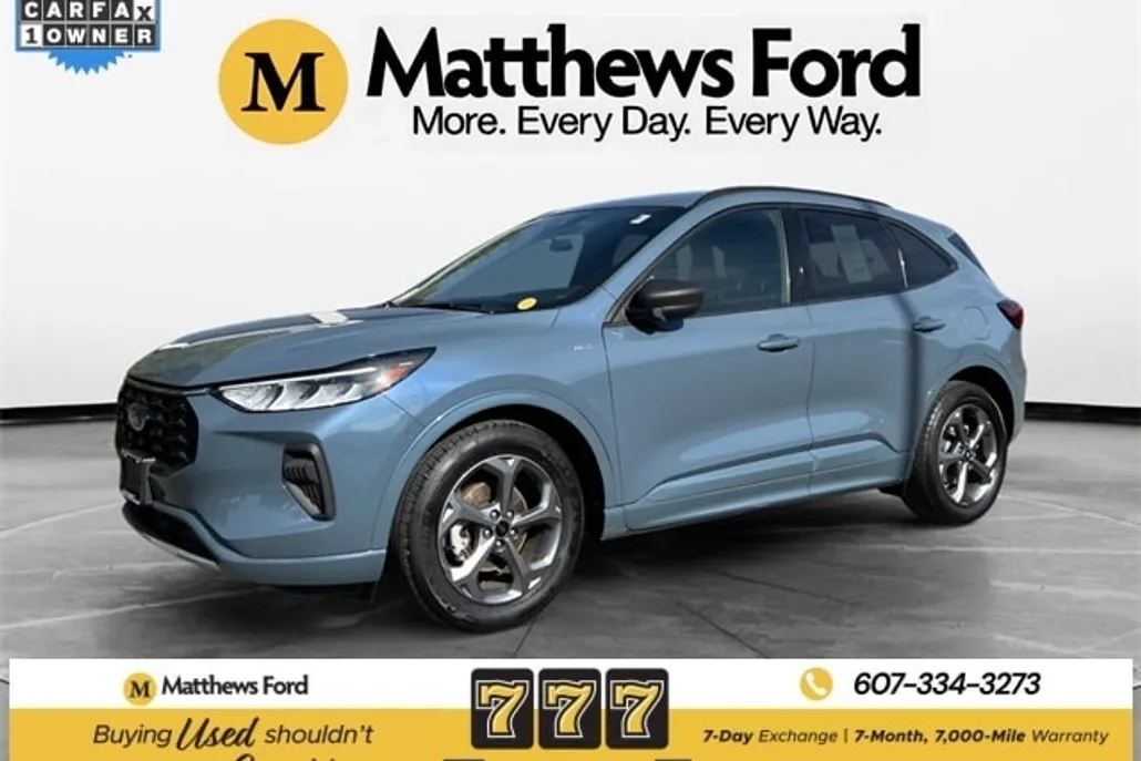 2023 Ford Escape ST-Line photo 1