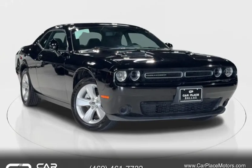 2023 Dodge Challenger SXT photo 1