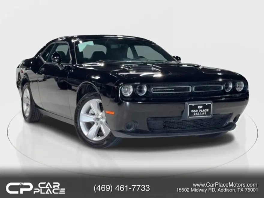 2023 Dodge Challenger SXT photo 1