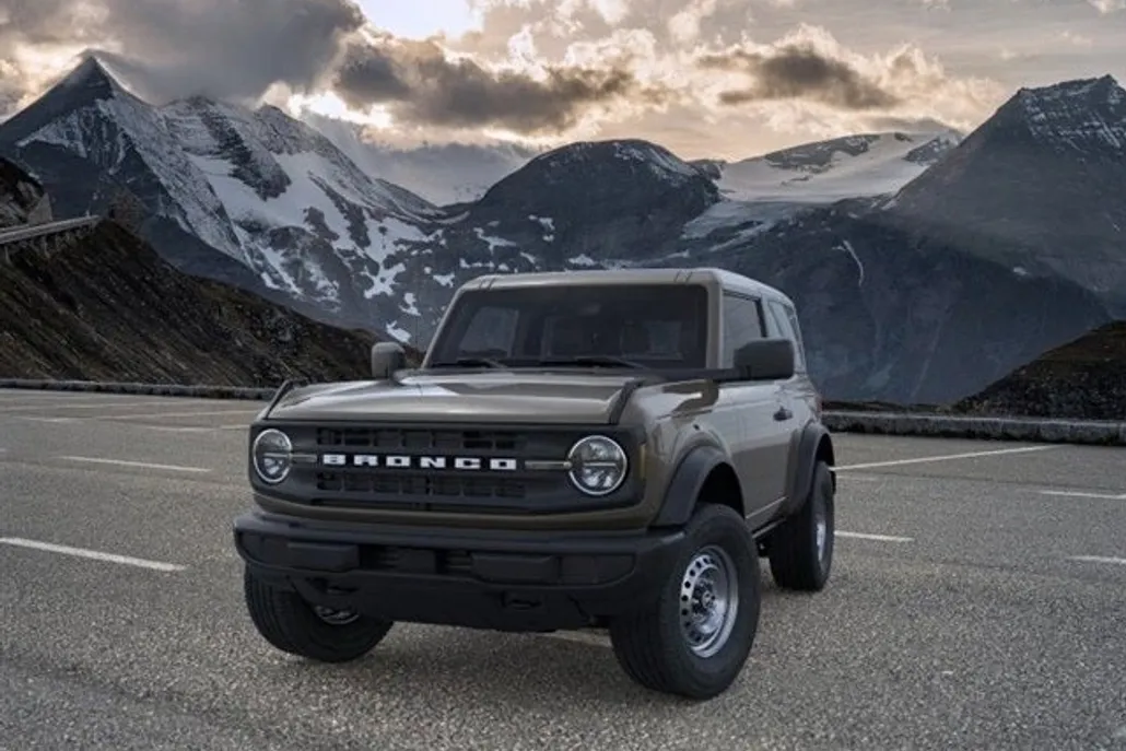 2025 Ford Bronco Base photo 1