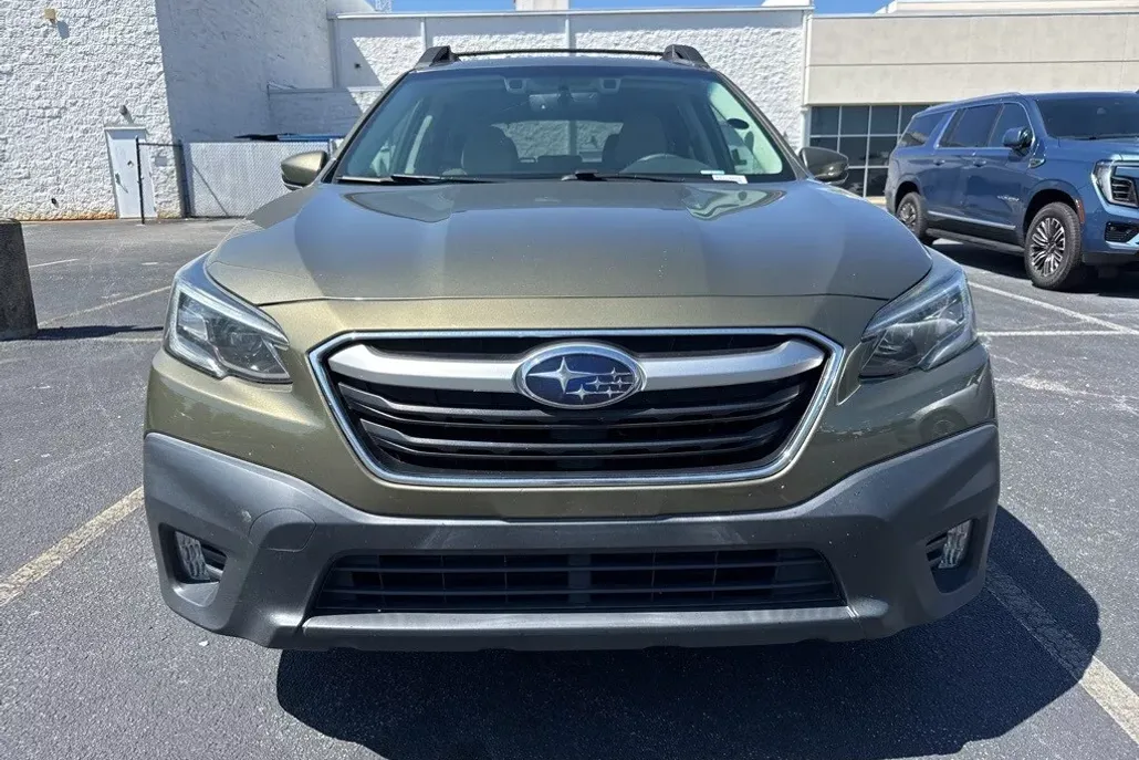 2020 Subaru Outback Premium photo 1
