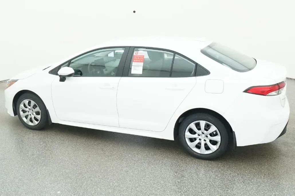 2026 Toyota Corolla LE photo 1