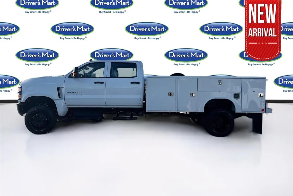 2022 Chevrolet Silverado 5500HD Work Truck photo 1