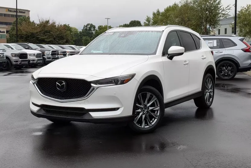 2019 Mazda CX-5 Signature photo 1