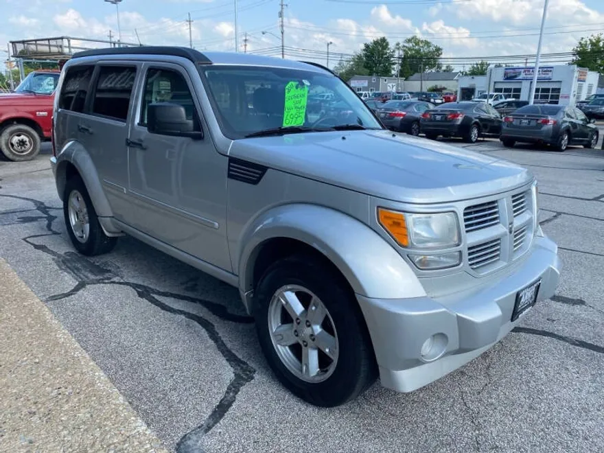2011 Dodge Nitro SXT photo 1