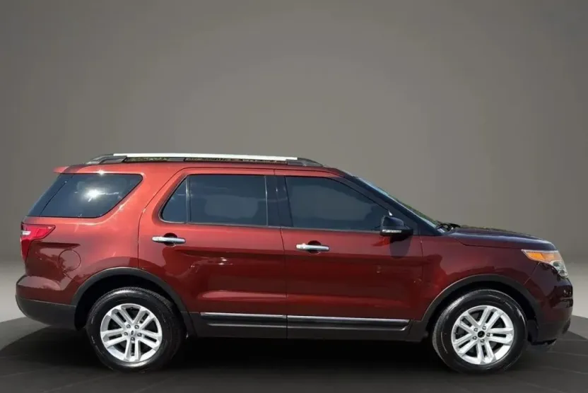2015 Ford Explorer XLT Sport photo 1