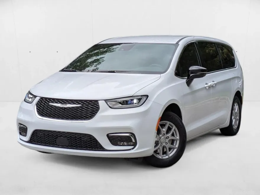 2026 Chrysler Pacifica photo 1