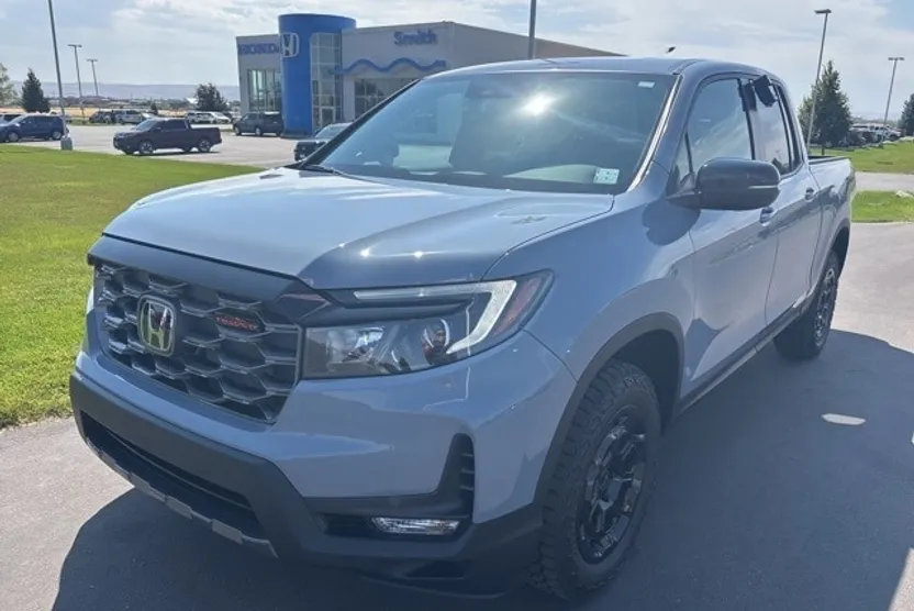 2025 Honda Ridgeline TrailSport photo 1