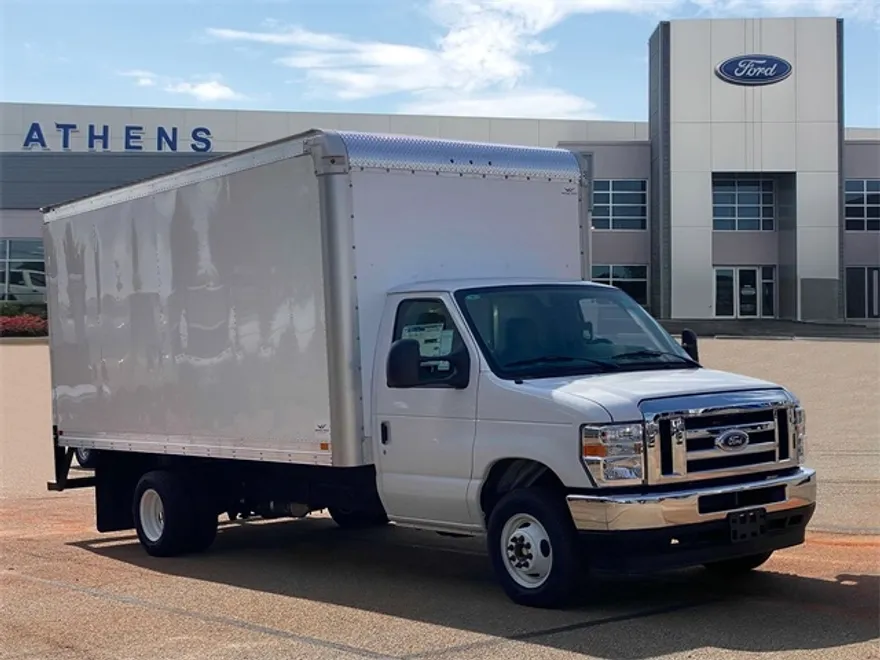 2025 Ford E-450 photo 1