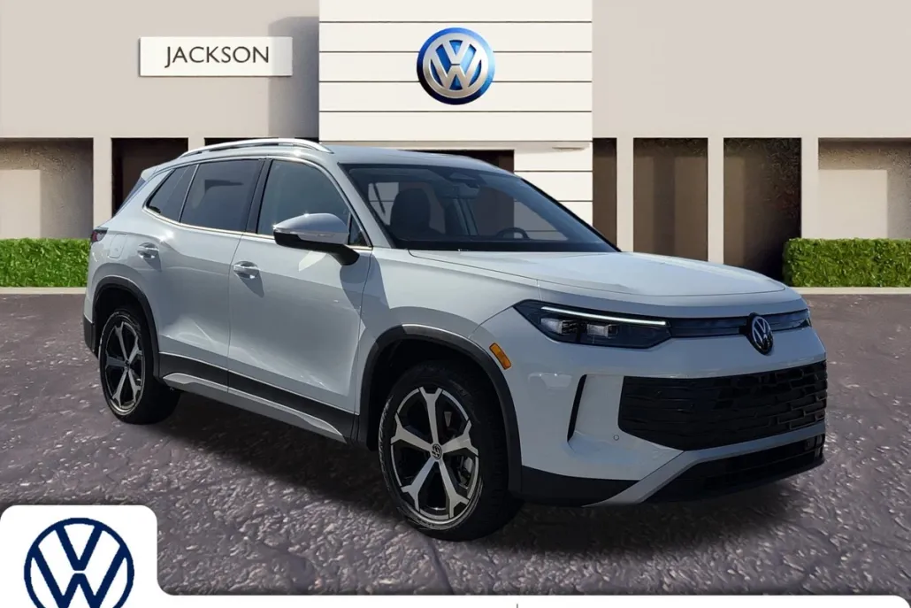 2025 Volkswagen Tiguan SE photo 1