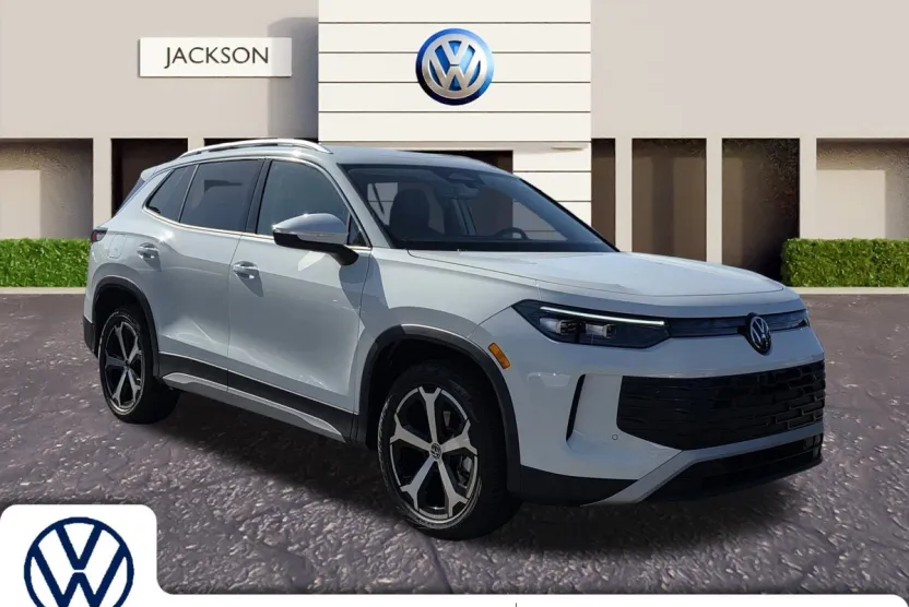 2025 Volkswagen Tiguan SE photo 1