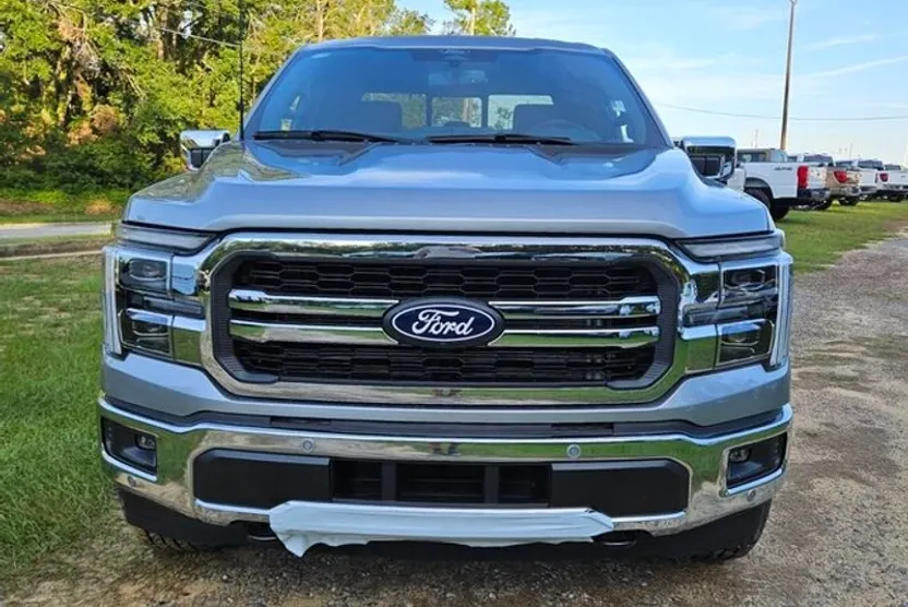2025 Ford F-150 Lariat photo 1