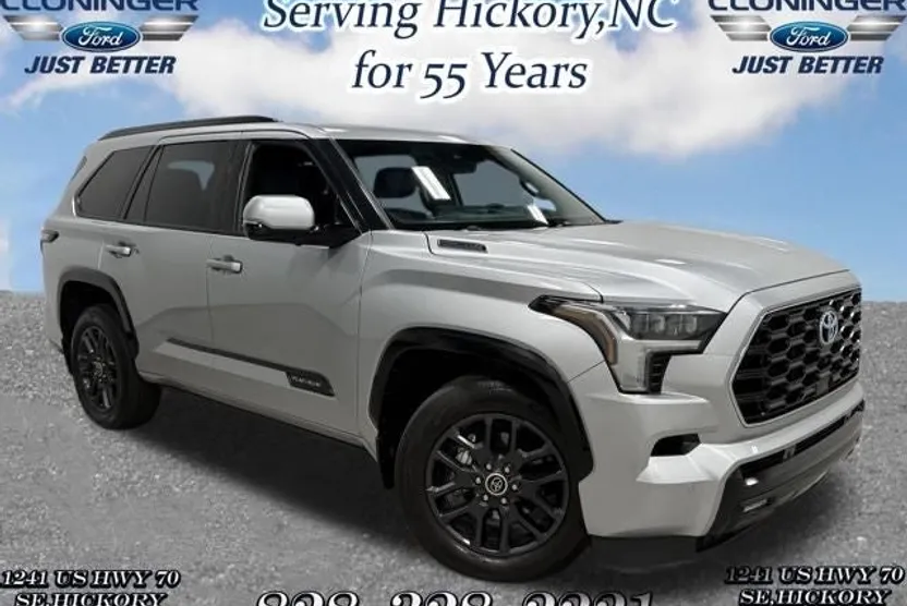 2023 Toyota Sequoia Platinum photo 1