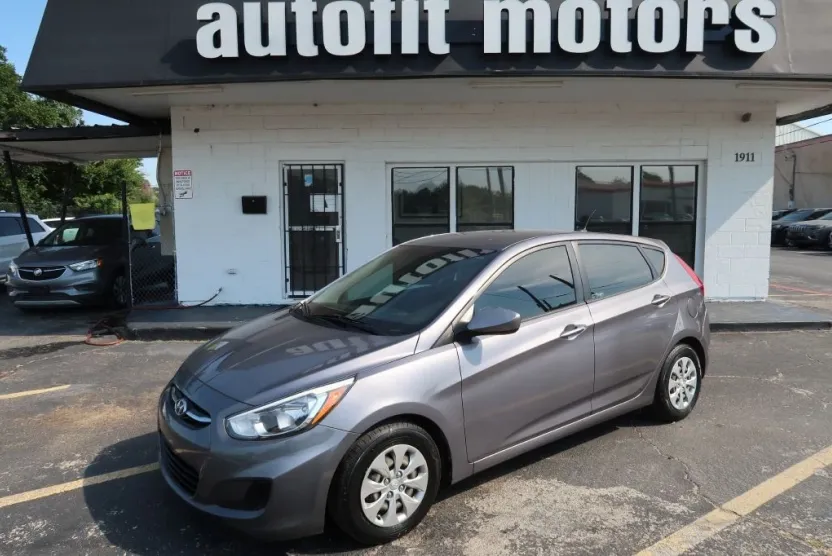 2015 Hyundai Accent GS photo 1