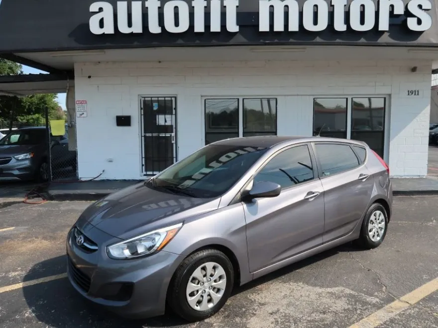 2015 Hyundai Accent GS photo 1