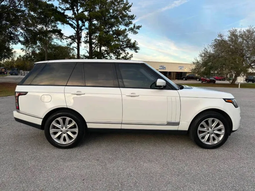 2016 Land Rover Range Rover HSE photo 1