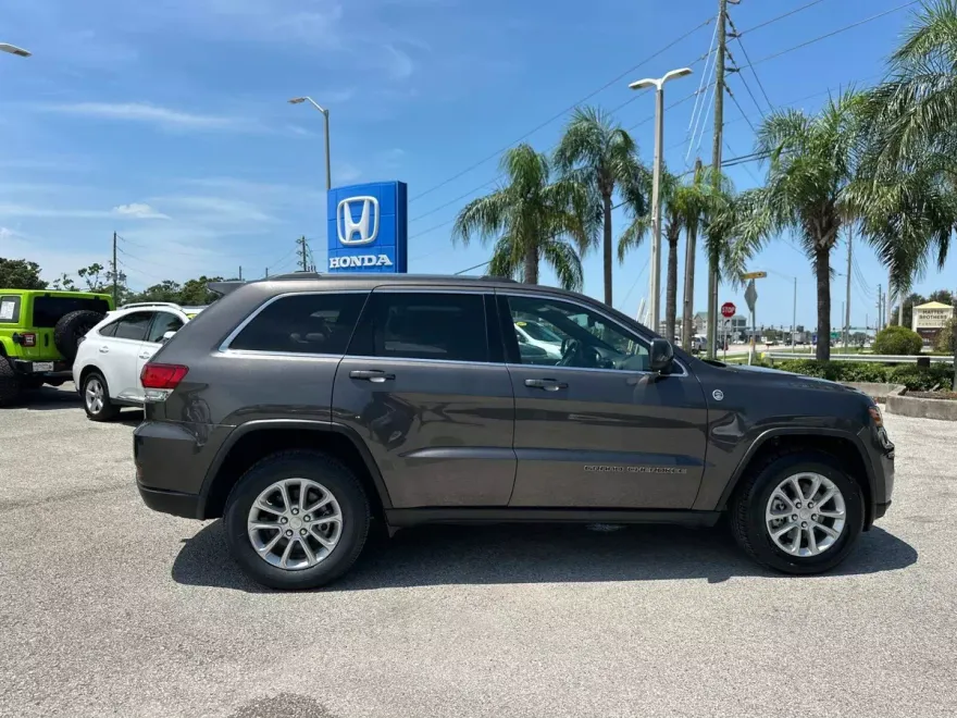 2021 Jeep Grand Cherokee Laredo E photo 1
