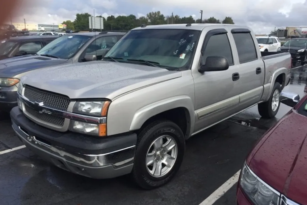 2004 Chevrolet Silverado 1500 LT photo 1
