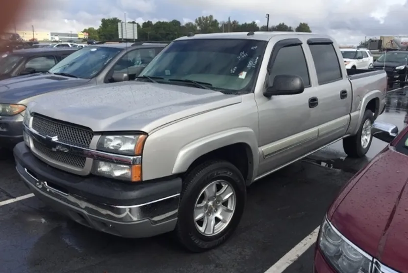 2004 Chevrolet Silverado 1500 LT photo 1
