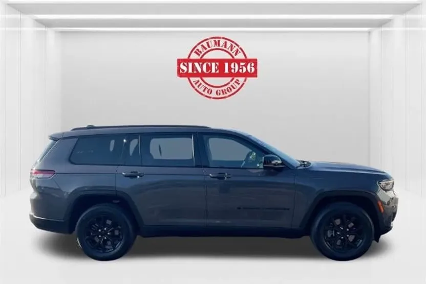 2024 Jeep Grand Cherokee Laredo Altitude photo 1
