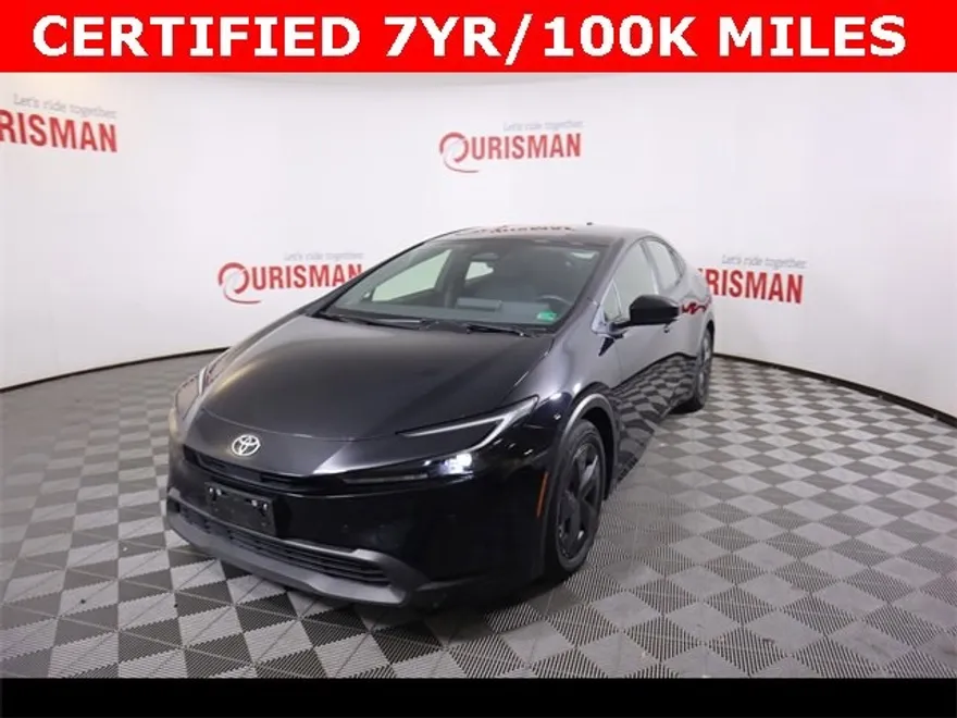 2024 Toyota Prius LE photo 1