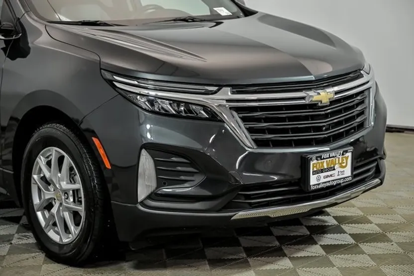 2022 Chevrolet Equinox LT photo 1