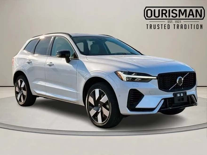 2025 Volvo XC60 T8 Plus photo 1