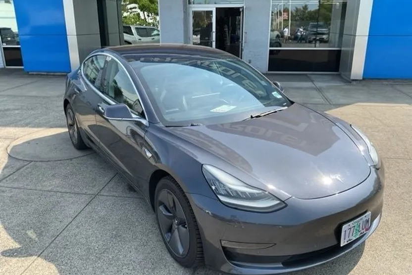2018 Tesla Model 3 Long Range photo 1