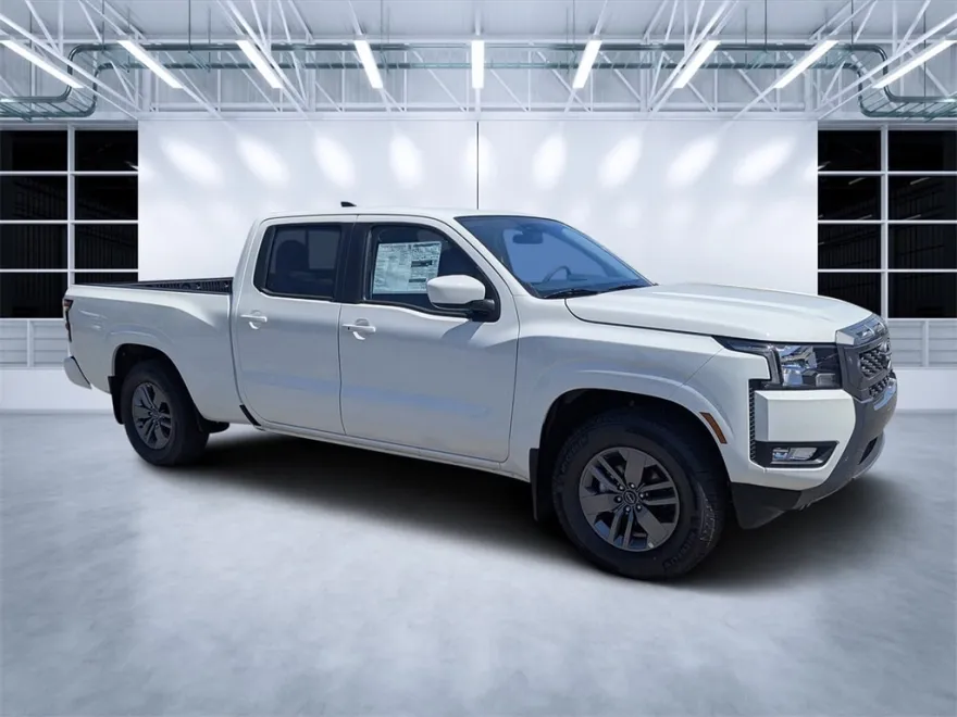 2025 Nissan Frontier SV photo 1