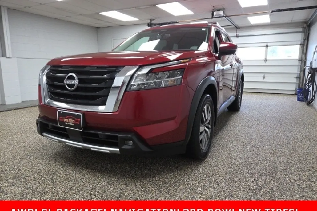 2022 Nissan Pathfinder SL photo 1