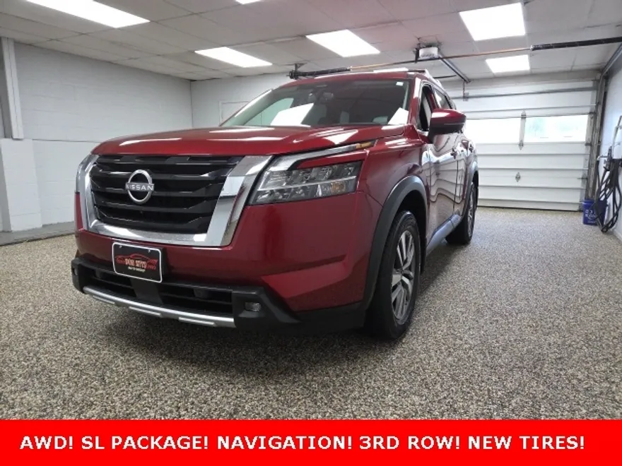 2022 Nissan Pathfinder SL photo 1