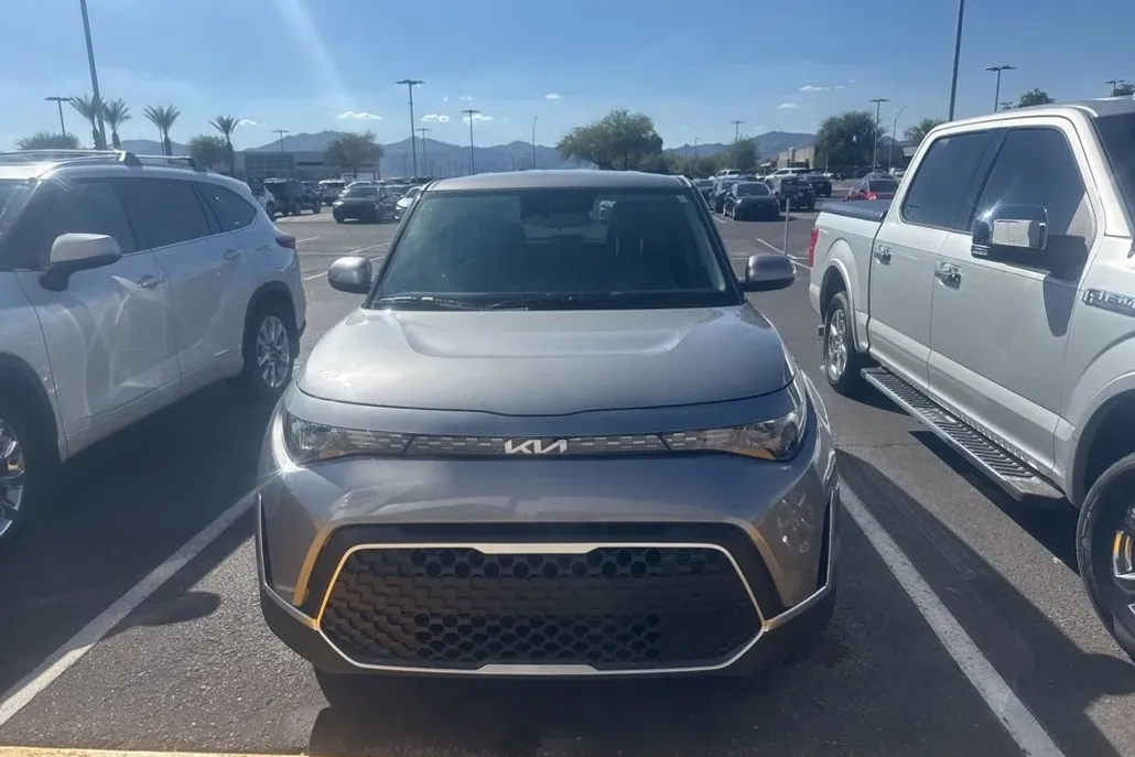 2023 Kia Soul LX S photo 1